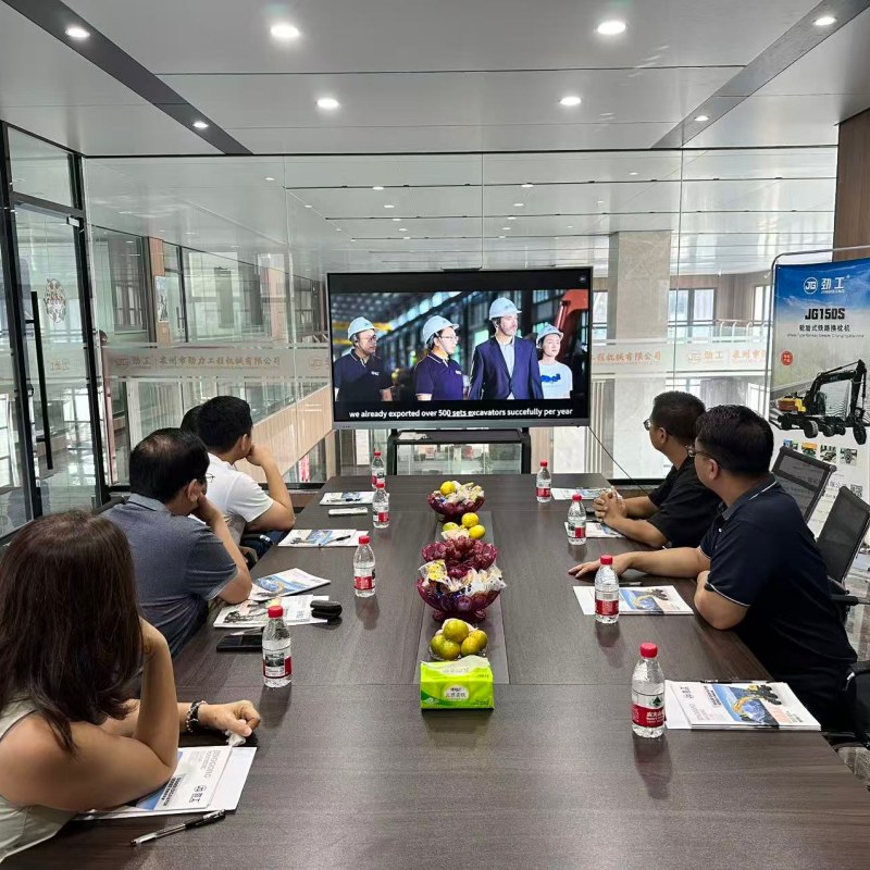 Филиппинская делегация посетила и осмотрела наш завод.